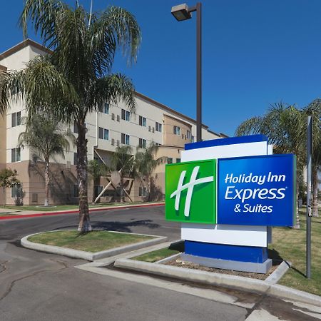 Holiday Inn Express & Suites Bakersfield Central By Ihg Екстериор снимка