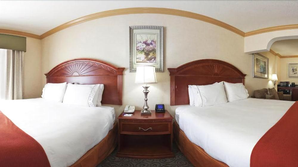 Holiday Inn Express & Suites Bakersfield Central By Ihg Екстериор снимка
