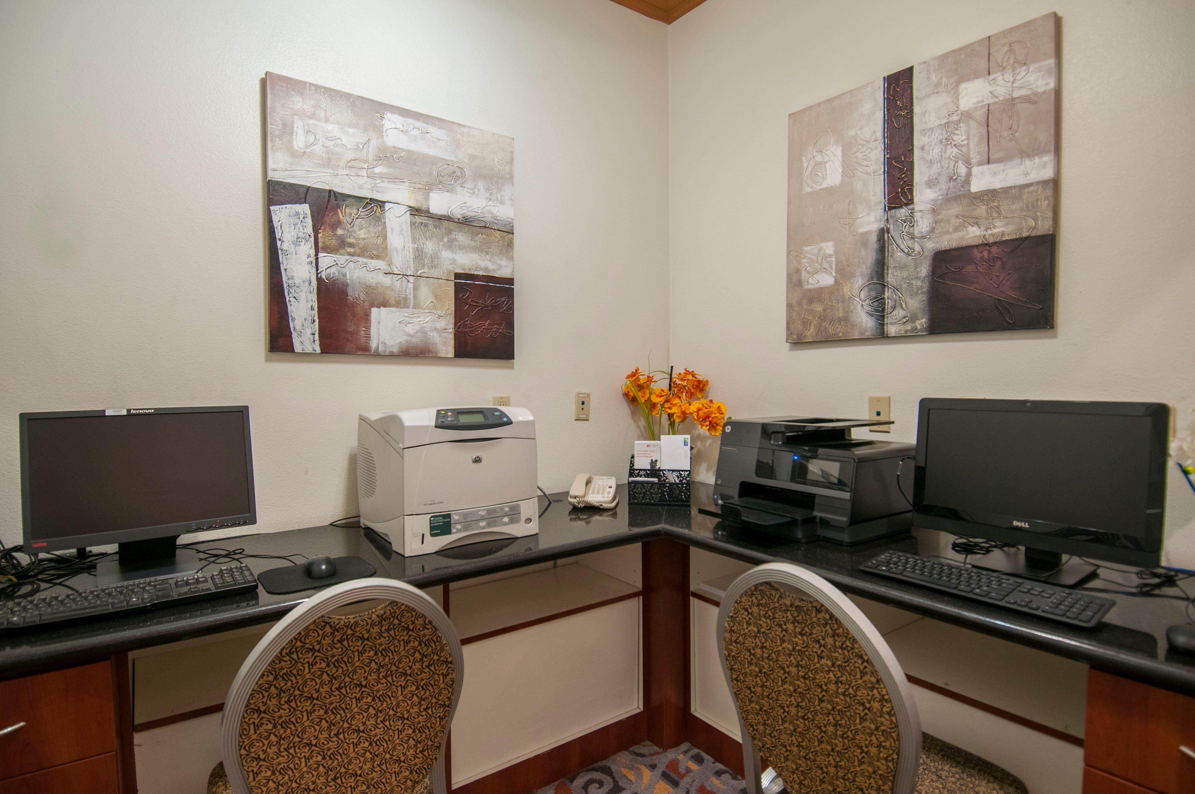 Holiday Inn Express & Suites Bakersfield Central By Ihg Екстериор снимка