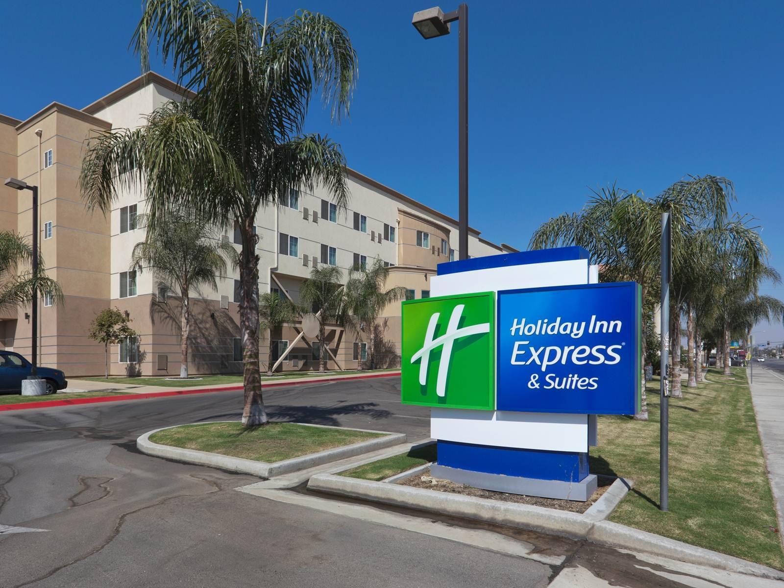 Holiday Inn Express & Suites Bakersfield Central By Ihg Екстериор снимка