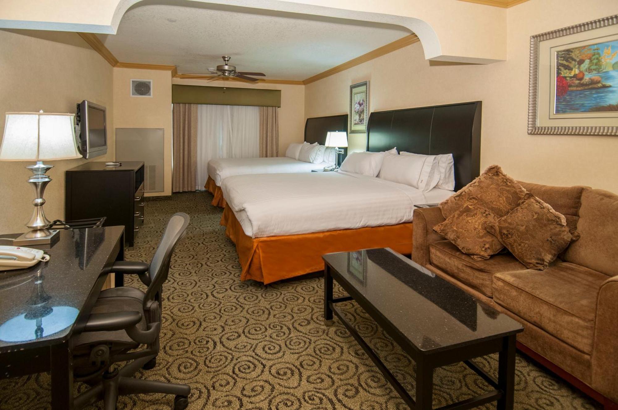 Holiday Inn Express & Suites Bakersfield Central By Ihg Екстериор снимка