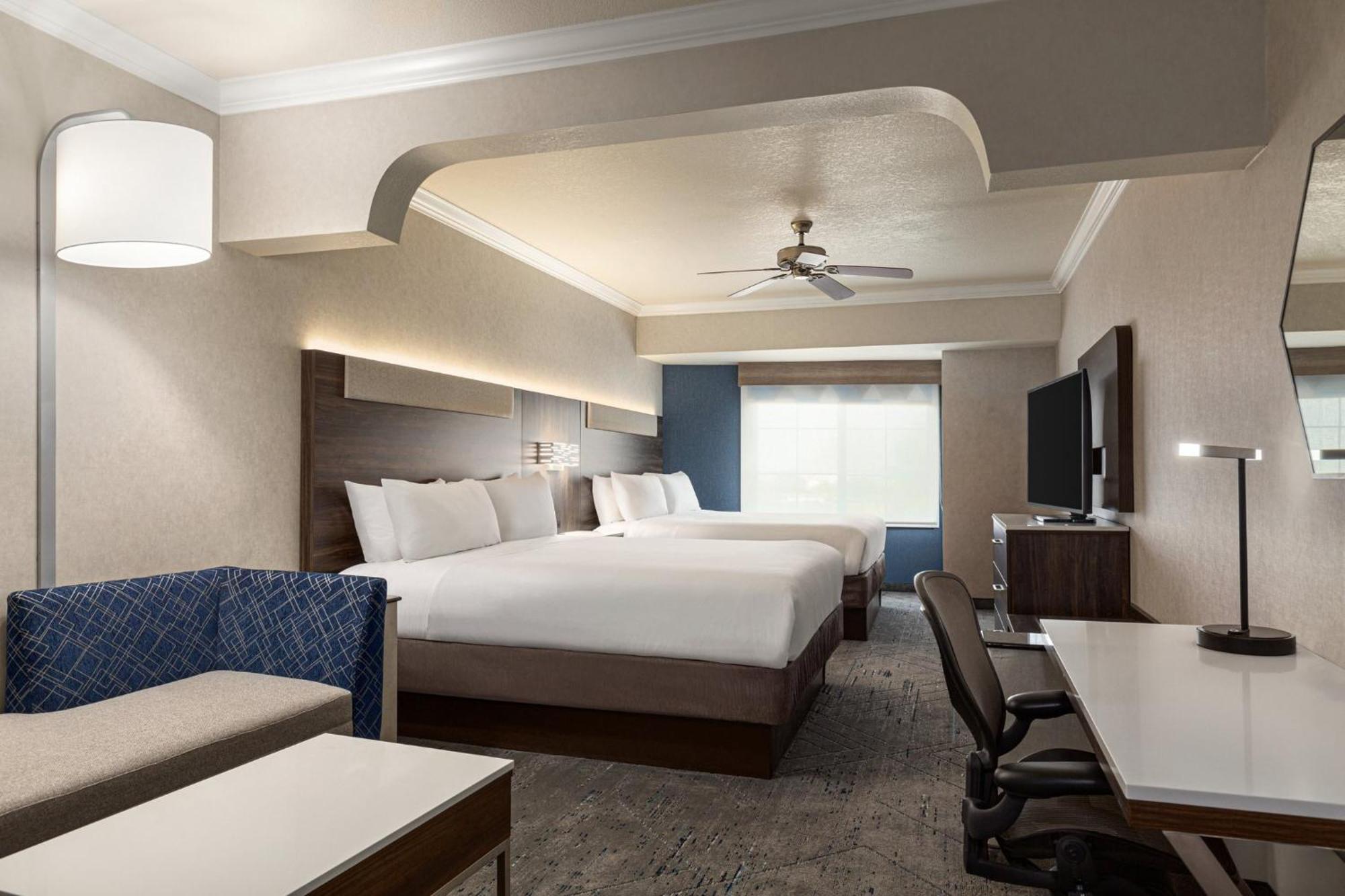 Holiday Inn Express & Suites Bakersfield Central By Ihg Екстериор снимка