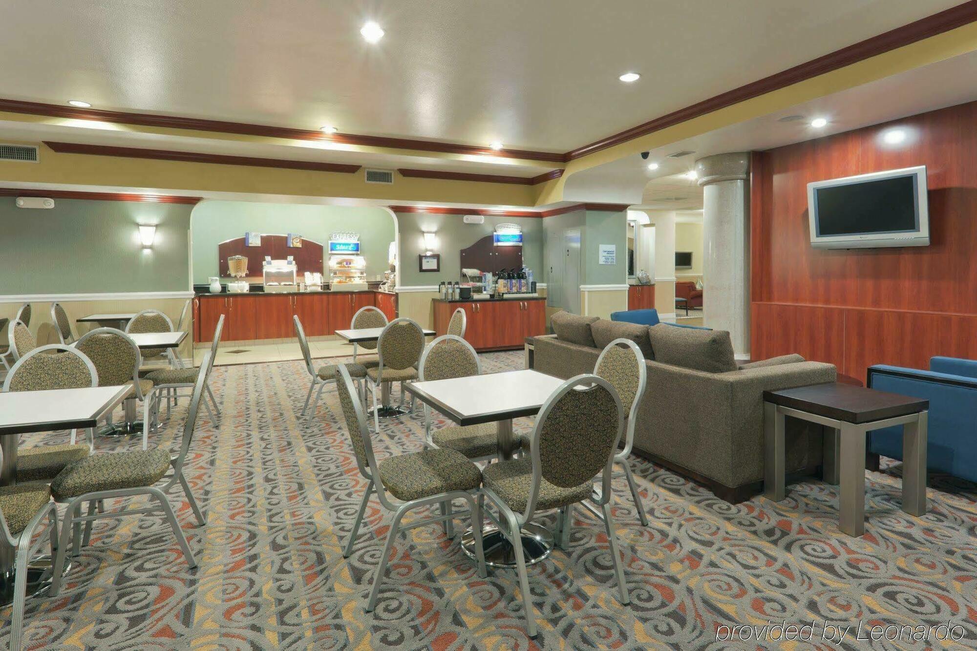 Holiday Inn Express & Suites Bakersfield Central By Ihg Ресторант снимка